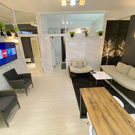 New Double Room Luxury Apartment In The Center Chişinău Extérieur photo