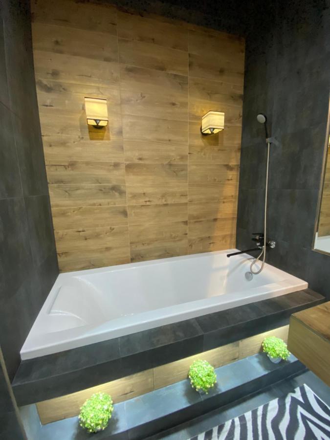 New Double Room Luxury Apartment In The Center Chişinău Extérieur photo