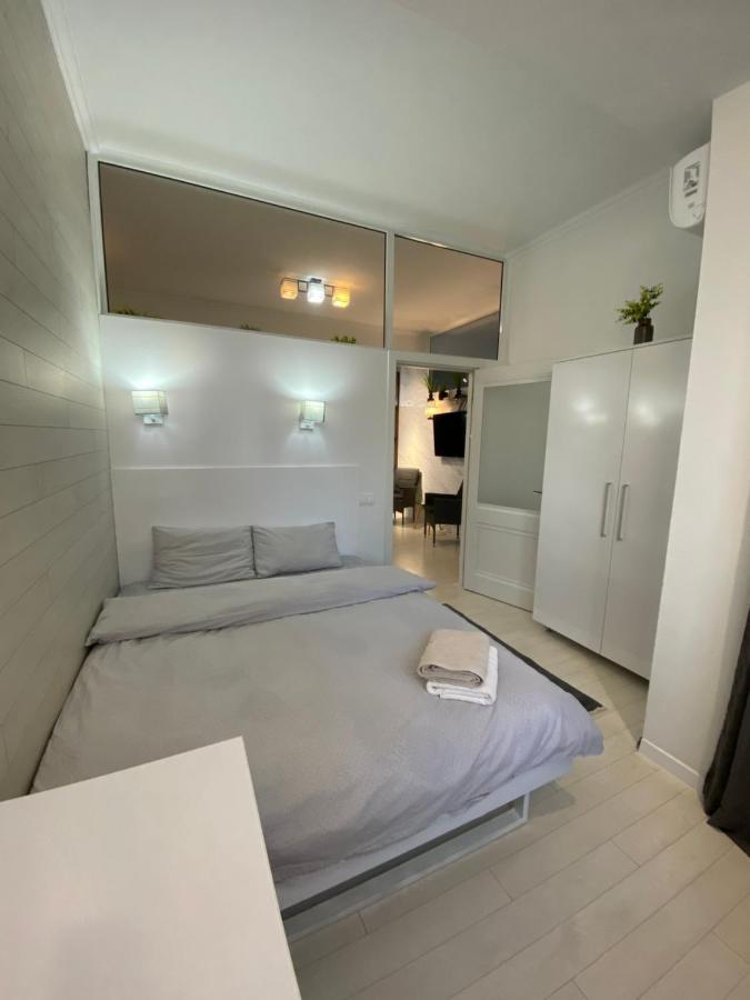 New Double Room Luxury Apartment In The Center Chişinău Extérieur photo