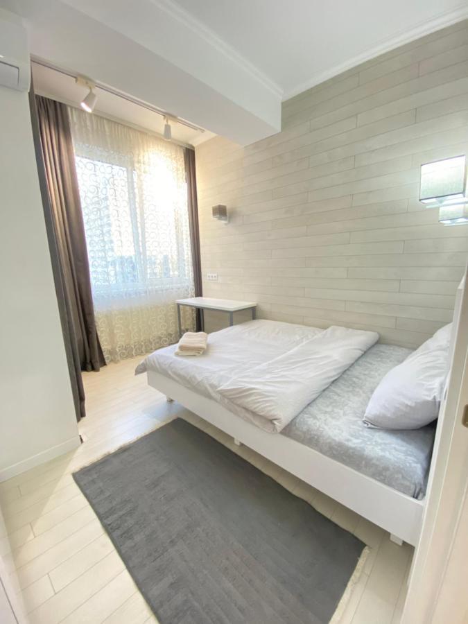 New Double Room Luxury Apartment In The Center Chişinău Extérieur photo