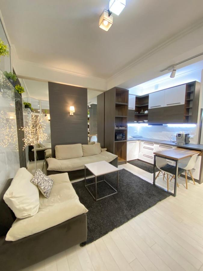New Double Room Luxury Apartment In The Center Chişinău Extérieur photo