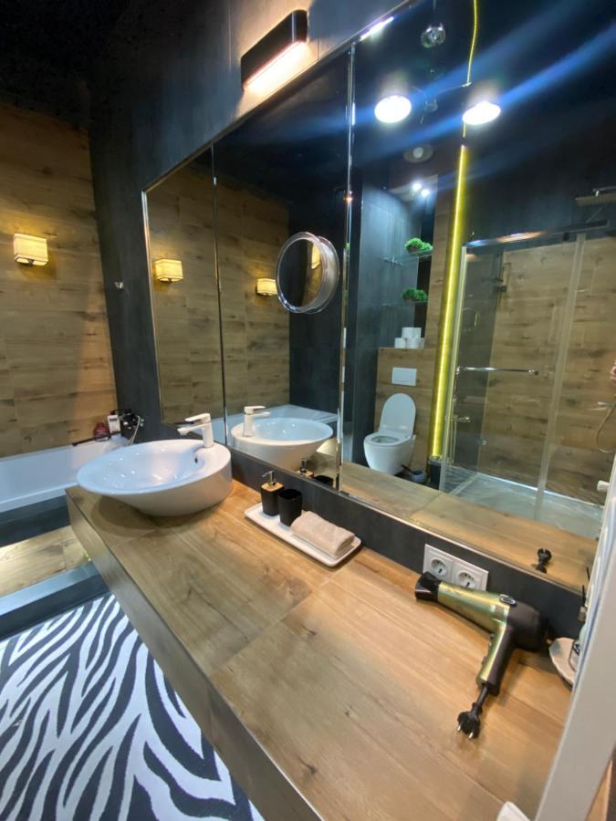 New Double Room Luxury Apartment In The Center Chişinău Extérieur photo